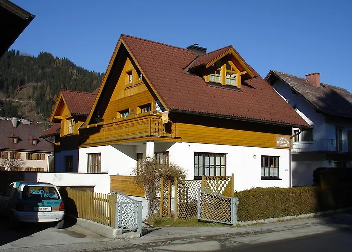 Appartementhaus Erasim Шладминг